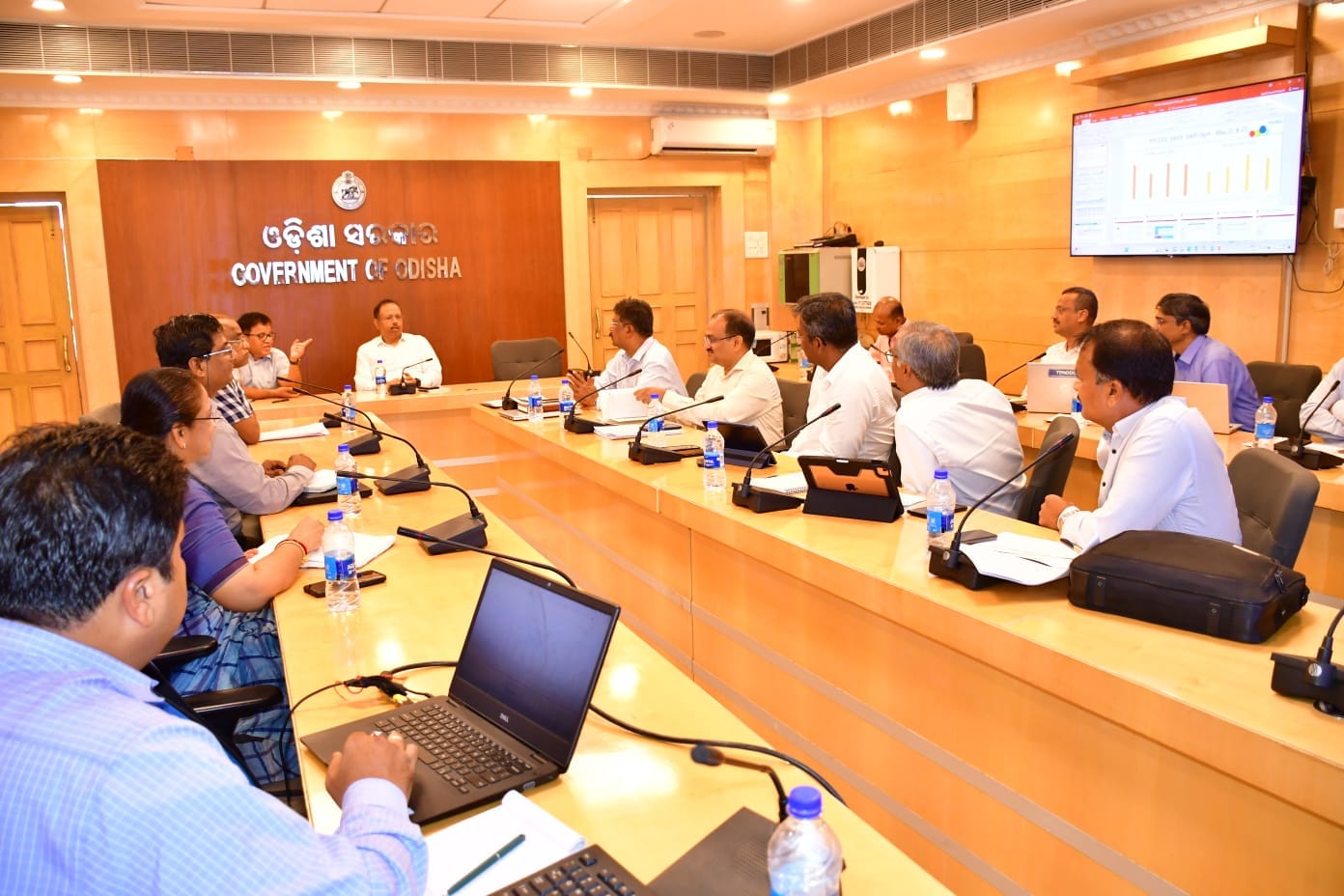 odisha-chief-secretary-reviewed-the-preparedness-of-the-electric-power